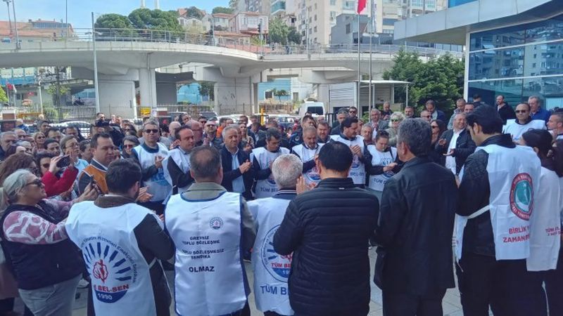 Bayrakl� ve Buca belediyelerinde eylem