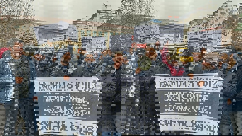 S�rma Hal� i�çileri maa� ve zam farklar� için direni�te