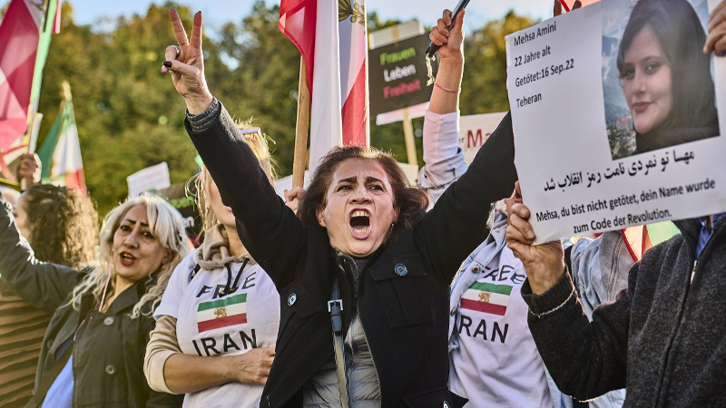 İran'da İrşad devriyelerinin görevi durduruldu