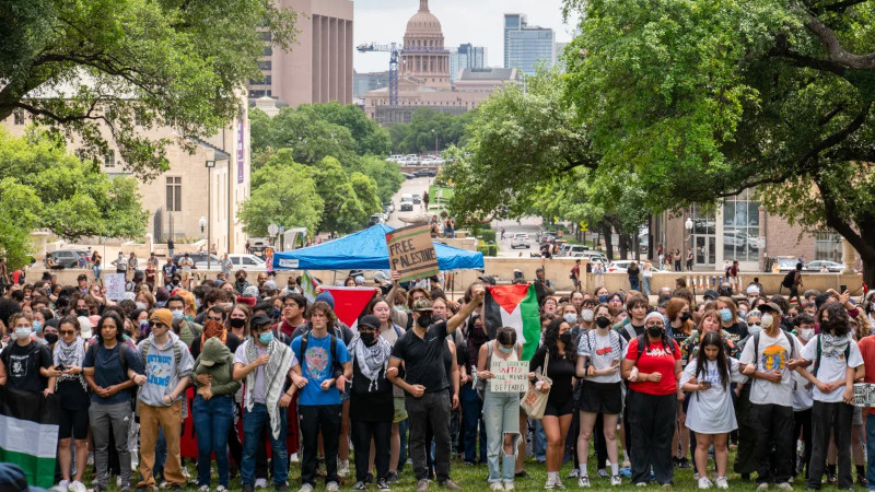 ABD'de örenciler Filistin için ayaa kalkyor