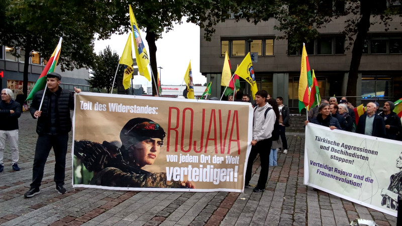 Köln'de HT çeteleri protesto edildi
