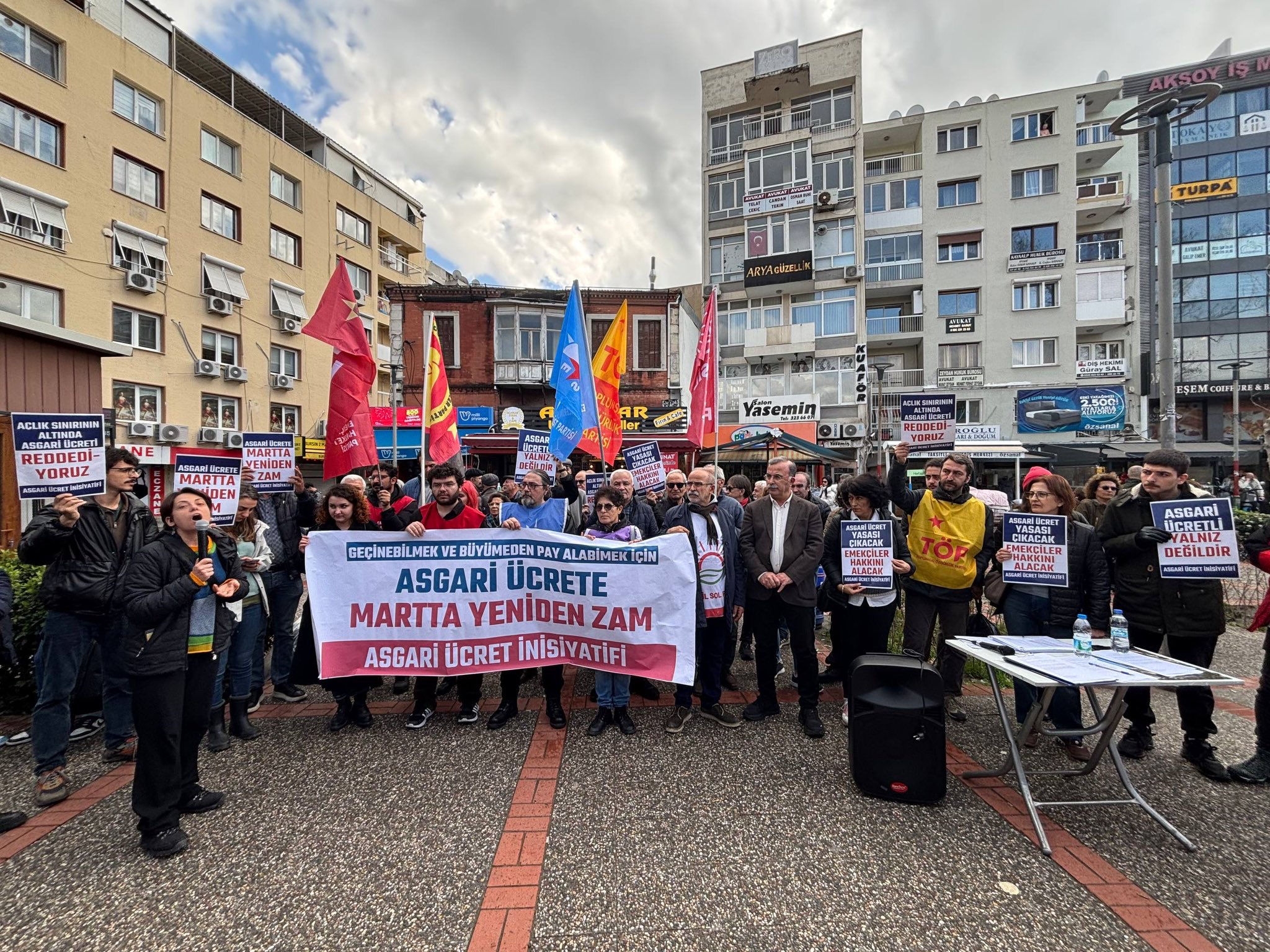 Üç kentten ortak talep: Asgari ücrete Mart'ta yeniden zam istiyoruz