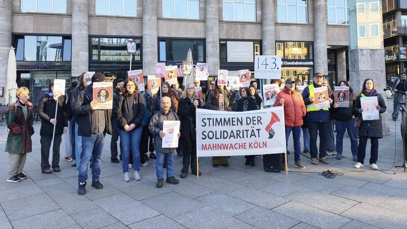 Köln'de 143. nöbet eylemi: Eva ve Ahmet Nerede?